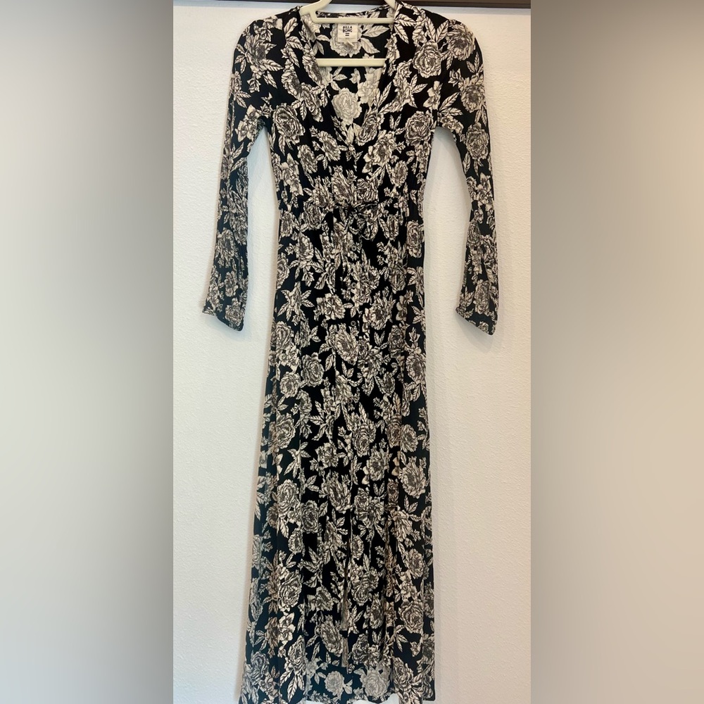 Billabong Black and Cream Floral Long Sleeve Dress